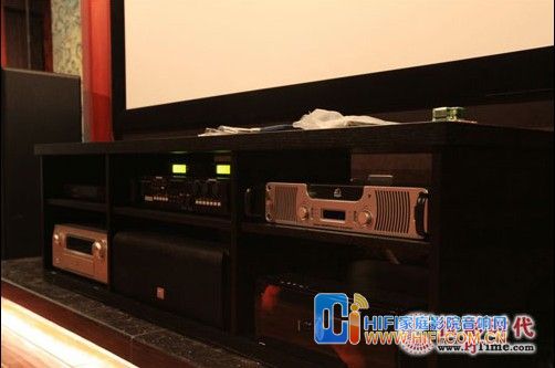 注重卡拉OK效果的名人家庭影院设计 家庭影院音响设备