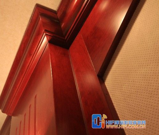 HIFI配置的别墅卡拉OK工程实例 龙湖滟澜山刘总项目 微孔透声布将阿尔法扩撒体和不同吸声频率的巴斯夫块体隐藏