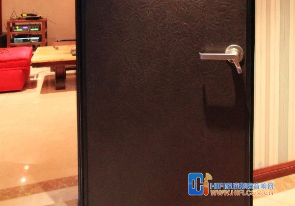 HIFI配置的别墅卡拉OK工程实例 龙湖滟澜山刘总项目 索兰影音代理的隔声量高达50分贝的台湾隔音门