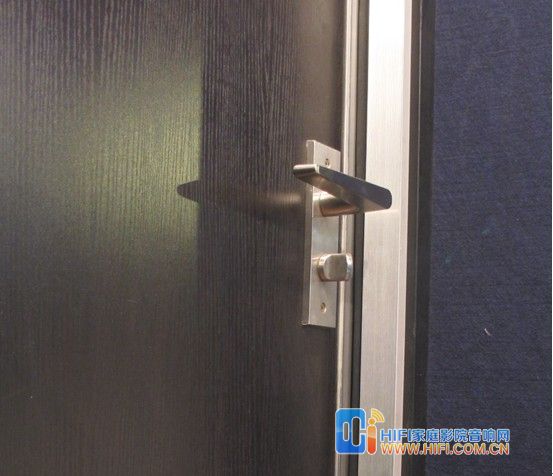 经典重现 袖新硅谷谭先生家家庭影院装修项目 家庭影院隔音门