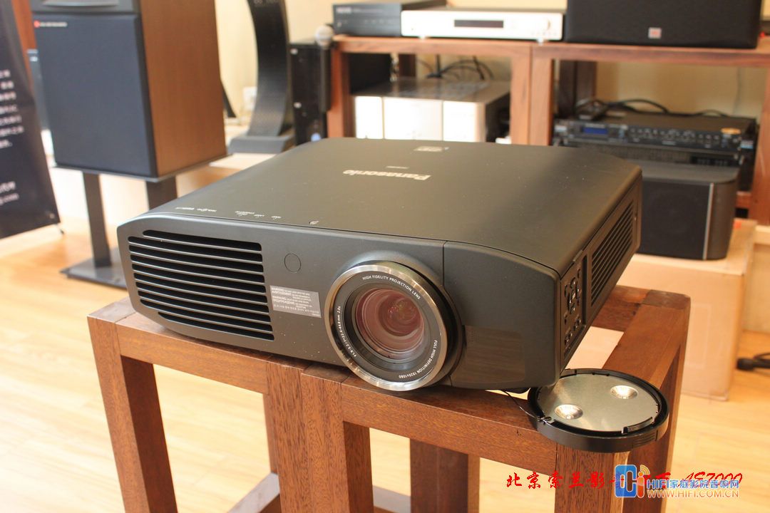 松下PT-AE7000EH高清3D投影机实物照片简介 20111219094211331