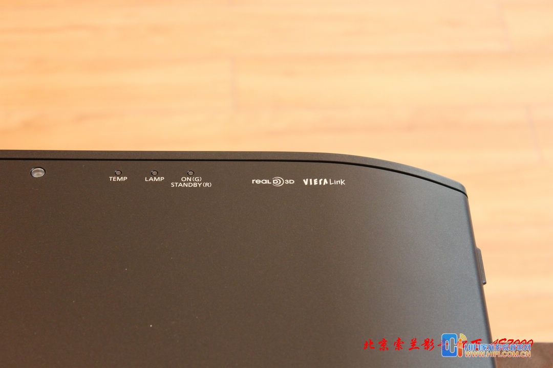 松下PT-AE7000EH高清3D投影机实物照片简介 20111219094211542