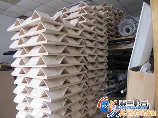 家庭影院装修中使用的新型扩散体 木质尖劈扩散体