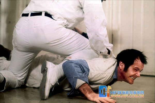 《飞越疯人院》以疯人院意指美国式的社会体制 飞越疯人院