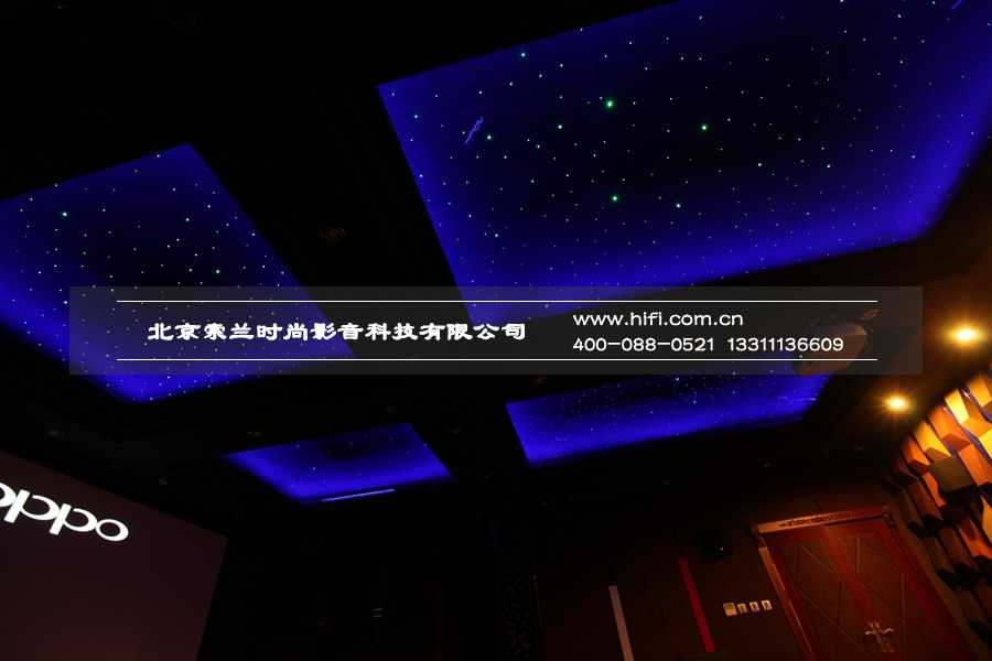 在房间里享受夜晚的星空 20170508032310400