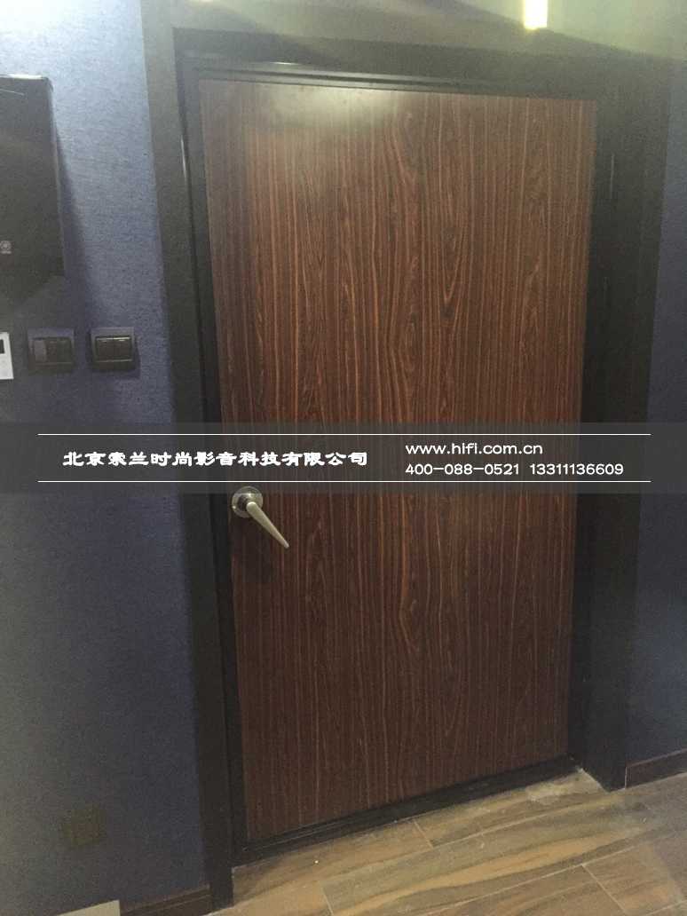 莱蒙湖30平米私人家庭影院装修案例 私人家庭影院装修隔音门