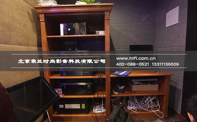 炫丽与时尚的融合,御墅临枫多功能家庭影院设计方案 定制设备架子