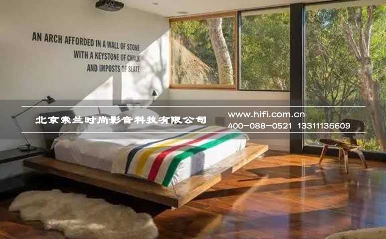 【赏析】黏在床上不想动——躺床上看电影的卧室影院 20170622051633566