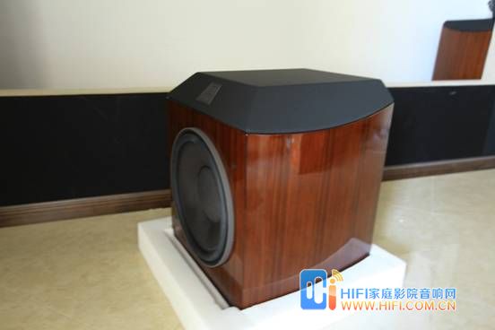 JBL array 2500低音炮