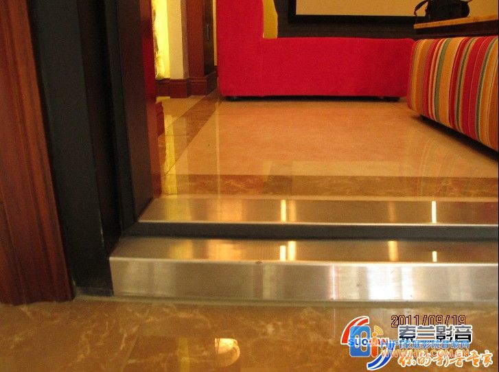 龙湖滟澜山的奢华影院 家庭影院隔音门门槛