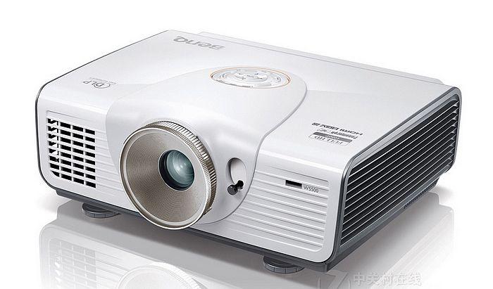 家用投影机明基W5500 VS 奥图玛IS806 \
