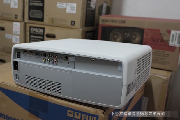 首曝短焦全高清投影三洋Z800新品开箱照 三洋Z800家用高清投影机